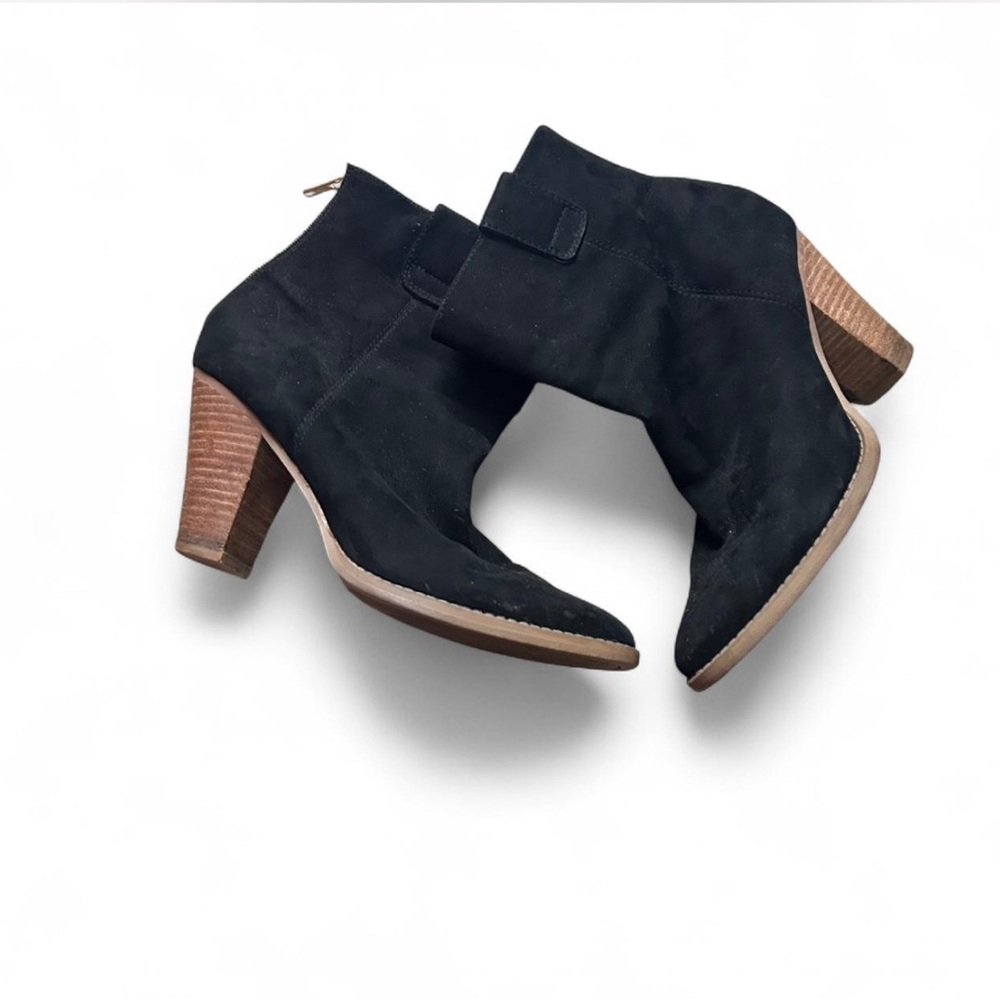 Shoe Dazzle Black Ankle Booties with Tan Heel